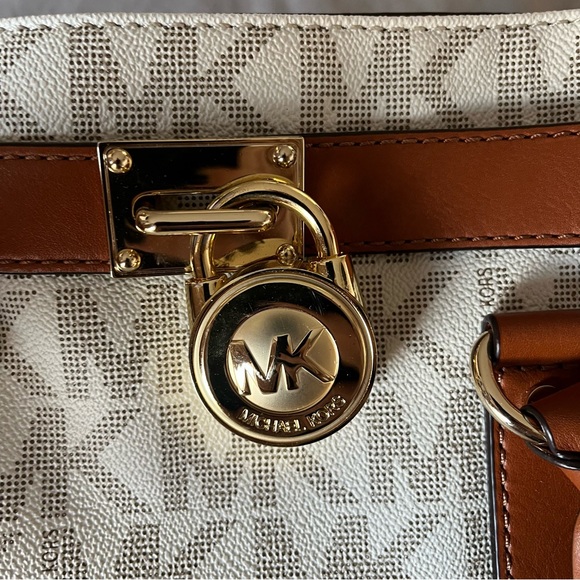 🤎 Michael Kors Satchel 🤎 - Picture 4 of 11